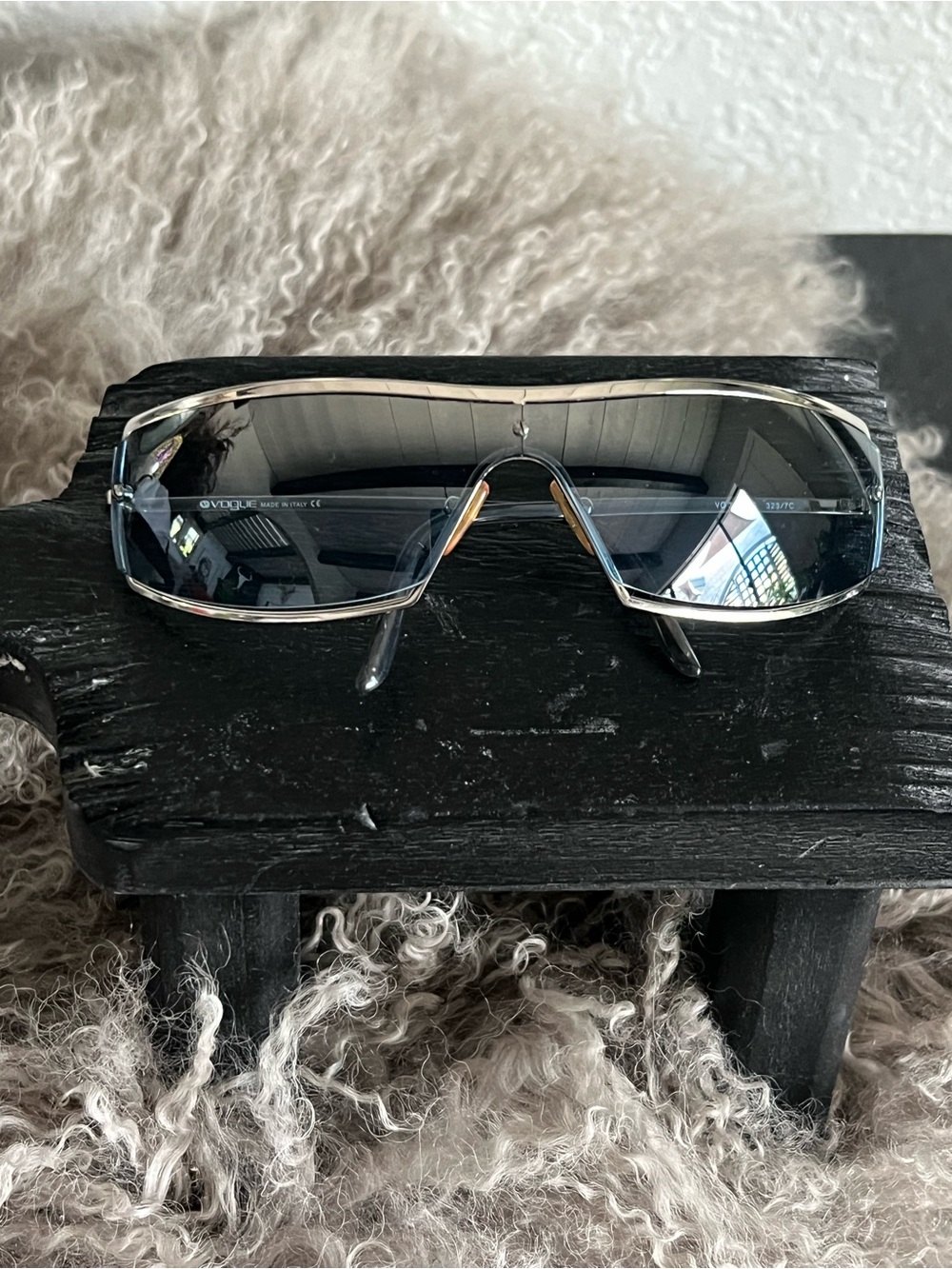 Vintage Vogue Women’s Shield Sunglasses in Blue and Silver Y2K Shield Like New.